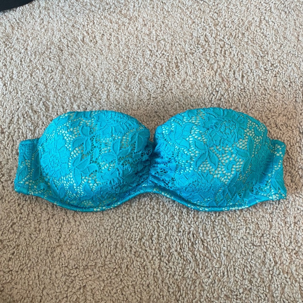 Victoria’s Secret laced bandeau bikini top, 36C